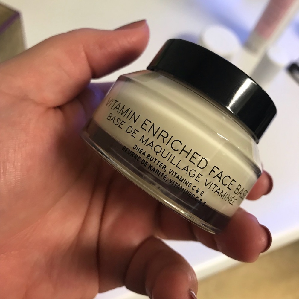 Bobbi Brown Vitamin Rich Face Base